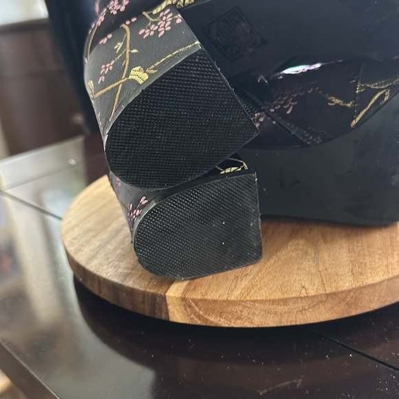 Cute flower patterned boots - Picture 7 of 8